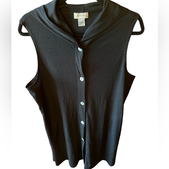 J Valdi Stretchy button down vest with pockets. Size xl. EUC . Great staple.‎ - Picture 1 of 8